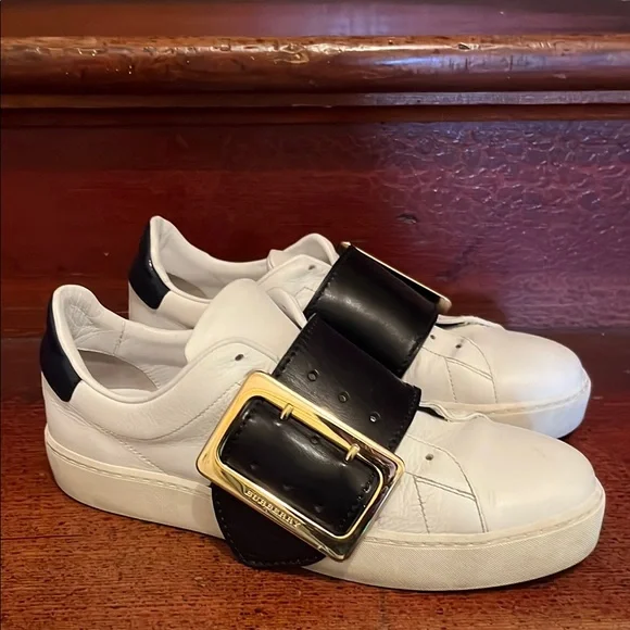 Burberry women sneakers shoes - Picture 1 of 13